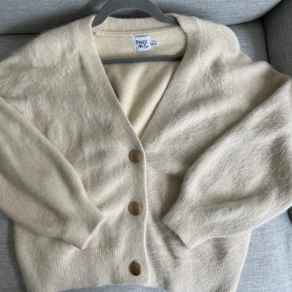 Princess poly - fuzzy sweater - Picture 1 of 1
